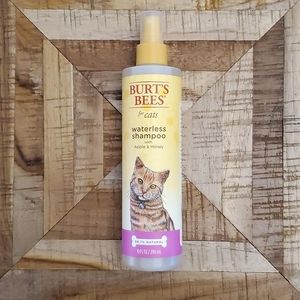 Burt's Bees Waterless shampoo for cats